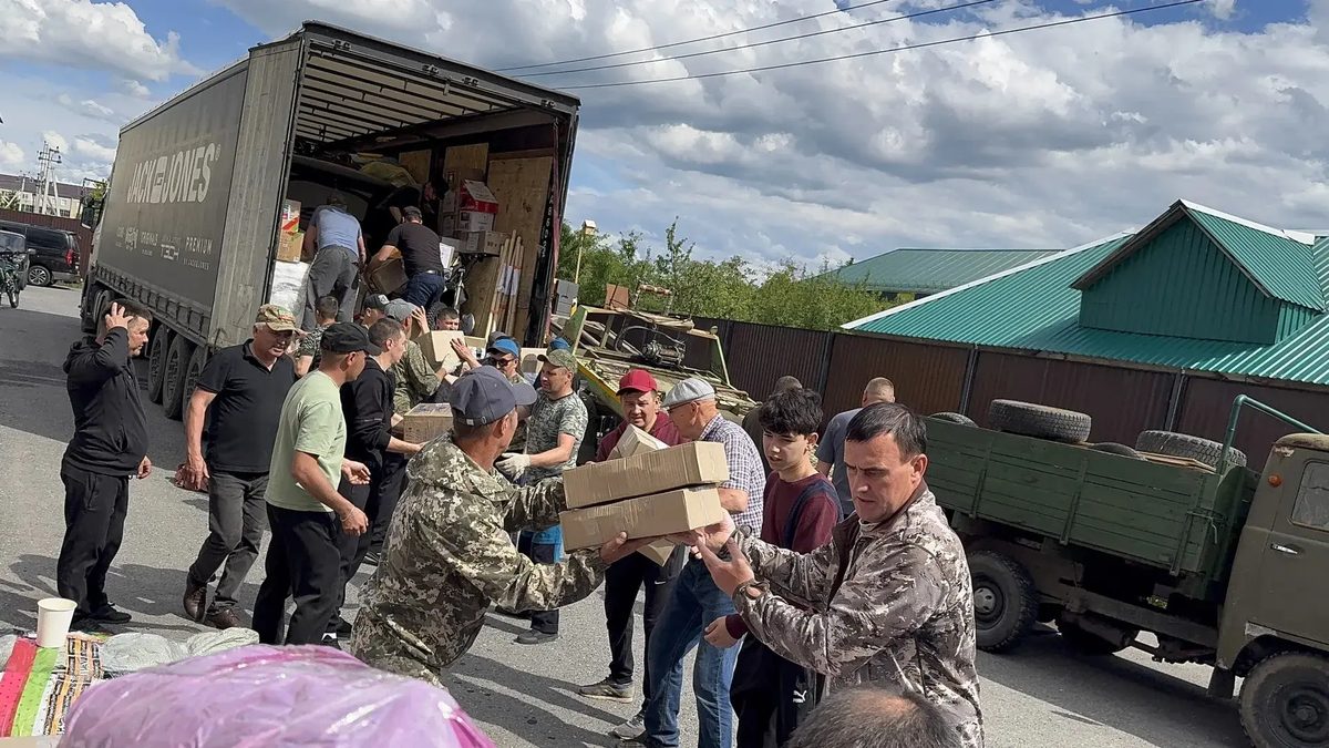 Погрузка гуманитарного груза 47-й миссии Нурлатского отделения